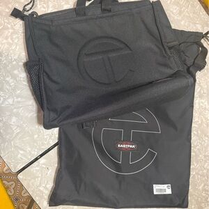 Black medium East pack Telfar